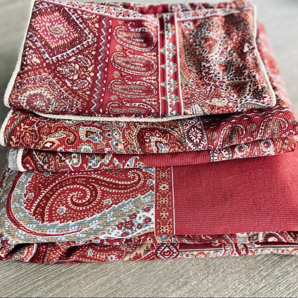 Queen Tommy Hilfiger Paisley Duvet, 2 Standard Shams, and Lumbar Pillow Cover